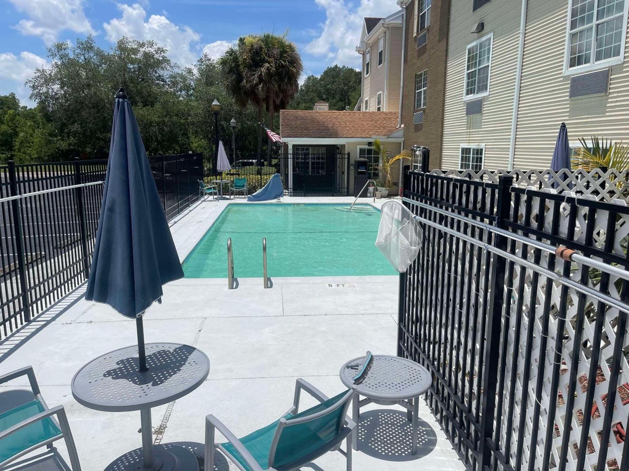 Mainstay Suites Tampa Moffitt-Usf Temple Terrace Esterno foto